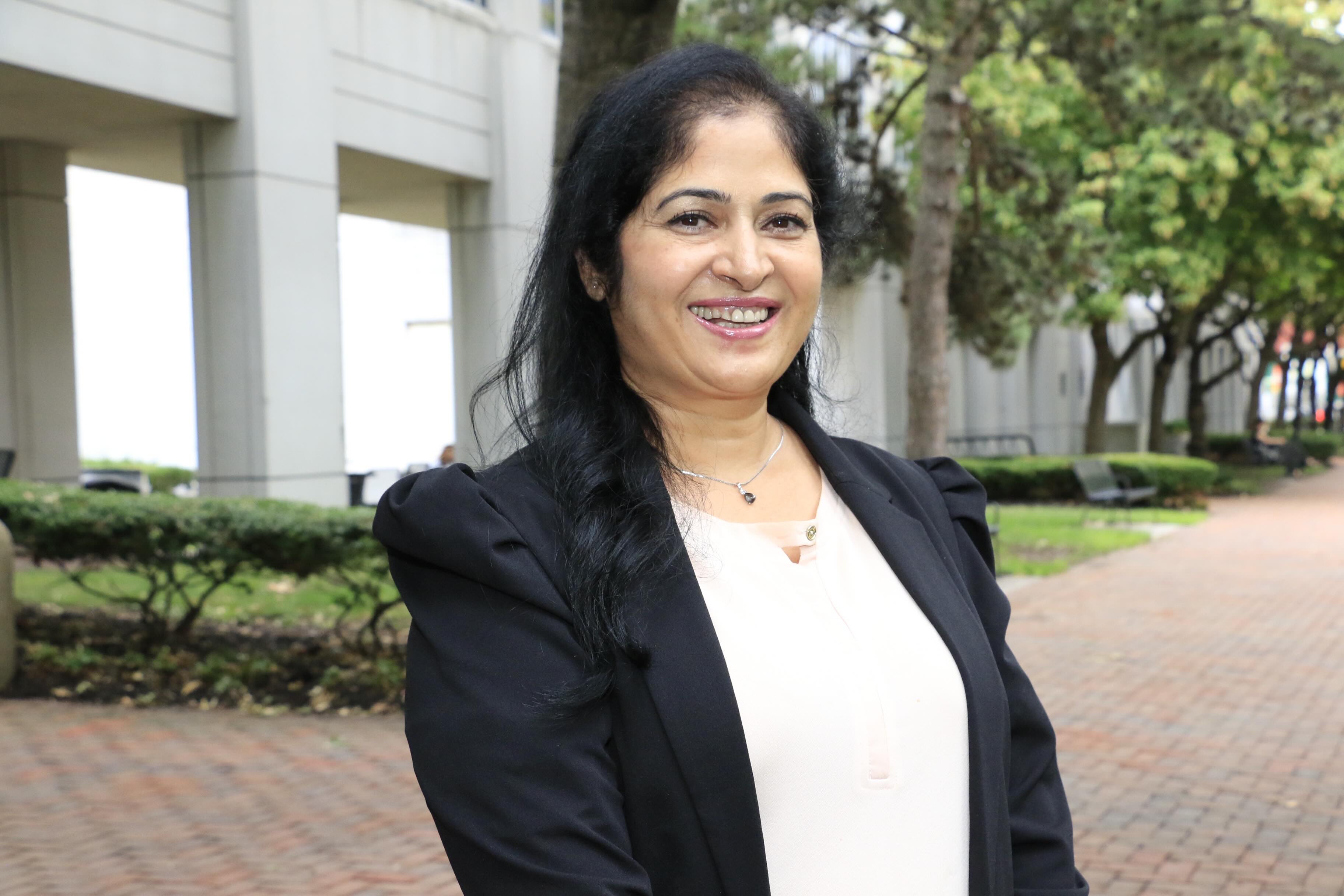 Anju.Headhots 2022 Anju Wadhawan